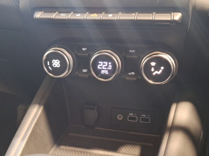 Used Renault Captur 2023 for sale - 77352632: Photo 18