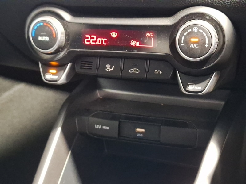 Used Kia Stonic 2022 for sale - 76864618: Photo 19