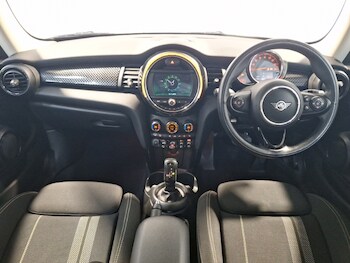 Used MINI Hatch 2019 for sale - 77536609: Photo