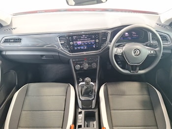 Used Volkswagen T-Roc 2021 for sale - 79020597: Photo