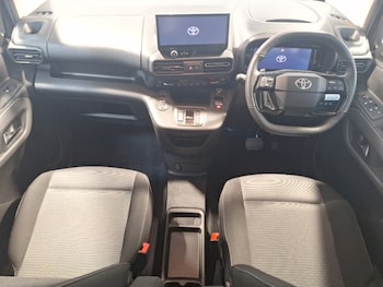 Used Toyota PROACE CITY Verso 2025 for sale - 78085307: Photo