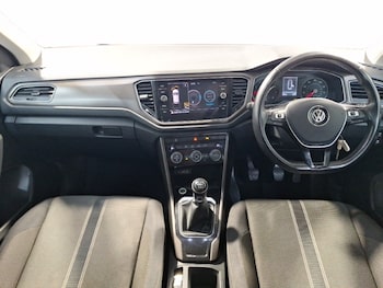 Used Volkswagen T-Roc 2018 for sale - 76478643: Photo