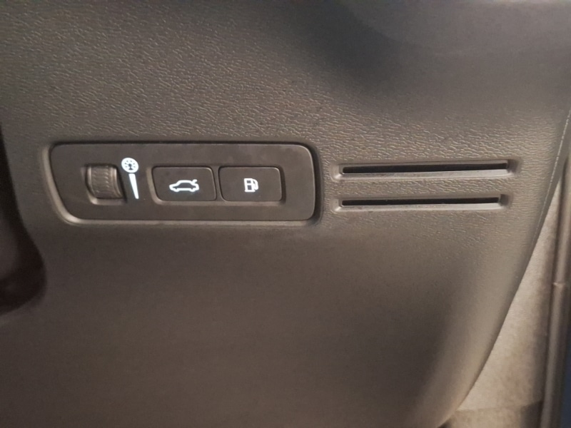 Used Volvo XC40 2023 for sale - 77265184: Photo 19