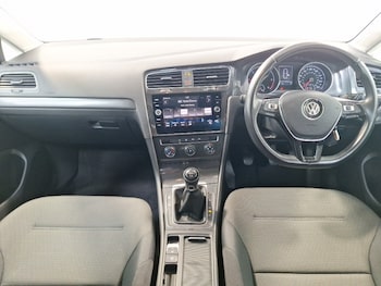 Used Volkswagen Golf 2017 for sale - 79101173: Photo