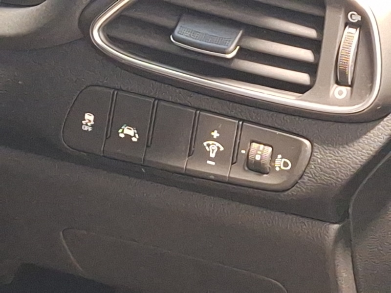 Used Hyundai i30 2018 for sale - 76602614: Photo 15