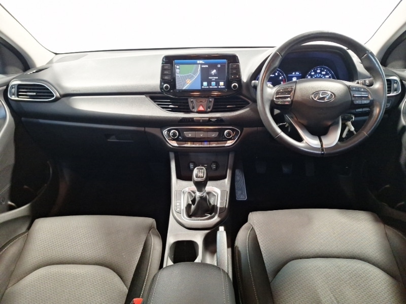 Used Hyundai i30 2018 for sale - 76602614: Photo 2