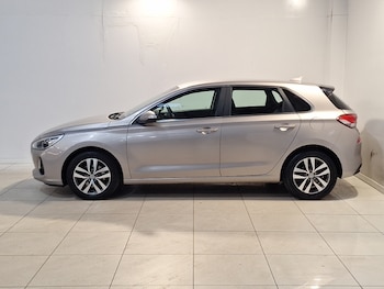Used Hyundai i30 2018 for sale - 76602614: Photo