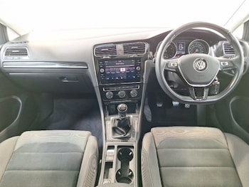 Used Volkswagen Golf 2018 for sale - 75652573: Photo