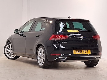 Used Volkswagen Golf 2018 for sale - 75652573: Photo