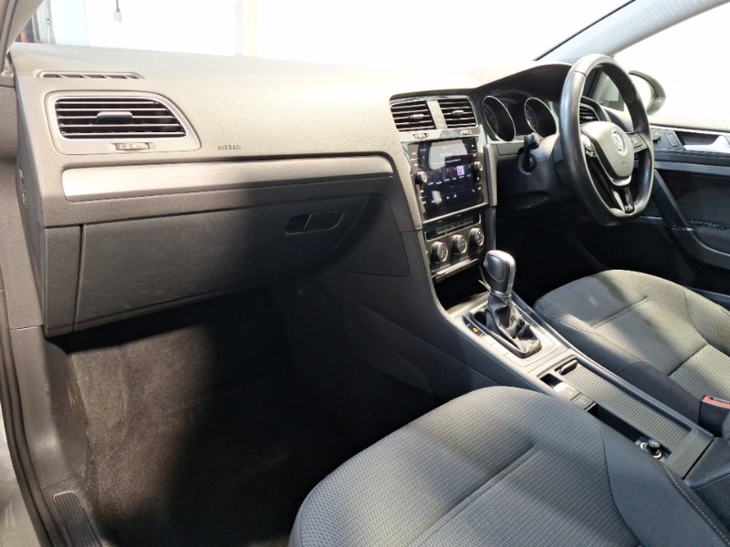 Used Volkswagen Golf 2017 for sale - 76354586: Photo 5