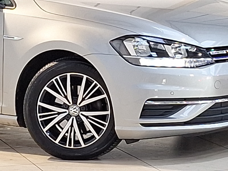 Used Volkswagen Golf 2017 for sale - 76354586: Photo 9