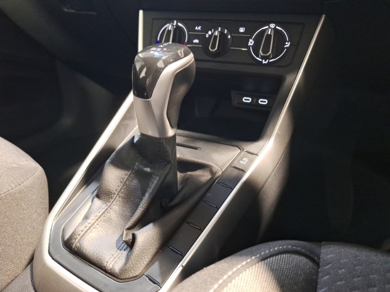 Used Volkswagen Polo 2024 for sale - 77114844: Photo 11