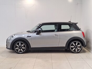 Used MINI Hatch 2023 for sale - 77907459: Photo
