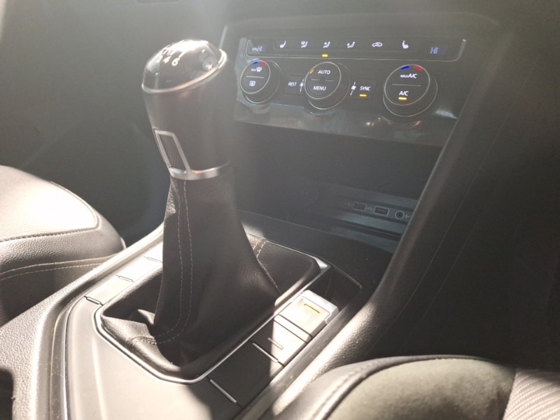 Used Volkswagen Tiguan 2018 for sale - 76629433: Photo 11