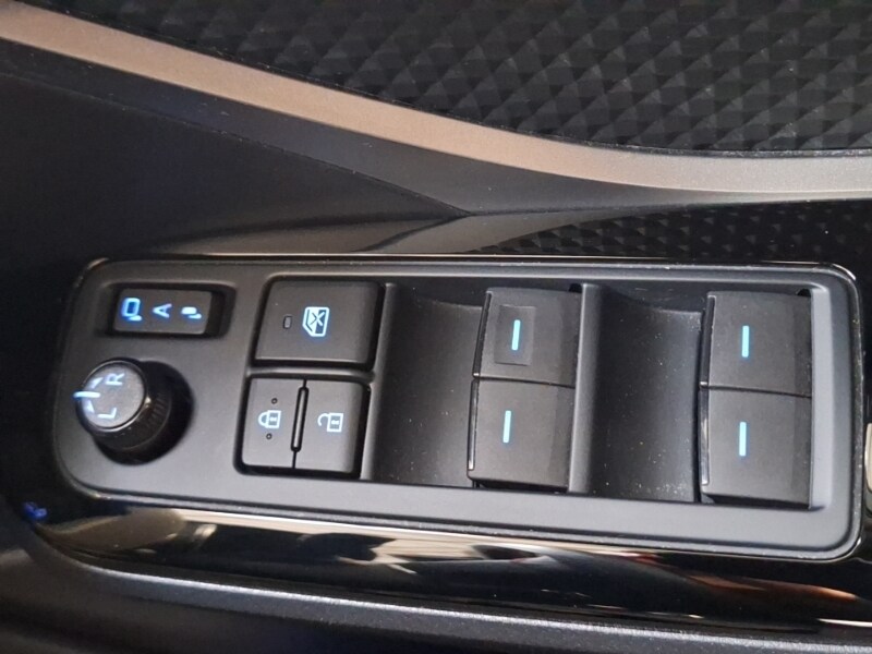 Used Toyota C-HR 2023 for sale - 77818383: Photo 14