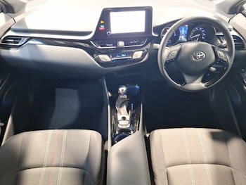 Used Toyota C-HR 2023 for sale - 77818383: Photo
