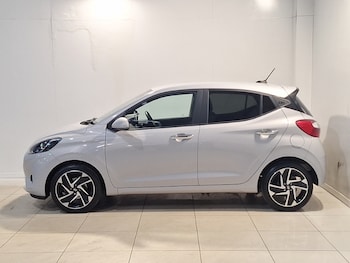 Used Hyundai i10 2024 for sale - 77284645: Photo