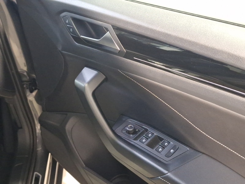 Used Volkswagen T-Roc 2022 for sale - 77660860: Photo 14