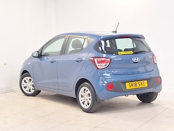 Used Hyundai i10 2018 for sale - 77832314: Photo