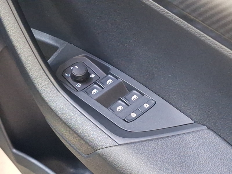 Used Skoda Karoq 2024 for sale - 78126317: Photo 15