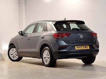 Used Volkswagen T-Roc 2019 for sale - 77234837: Photo