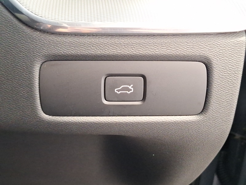 Used Volvo XC60 2023 for sale - 76383949: Photo 18