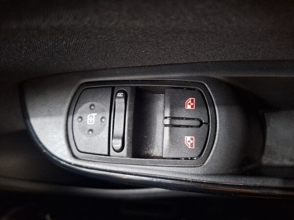 Used Vauxhall Corsa 2018 for sale - 76225985: Photo 14
