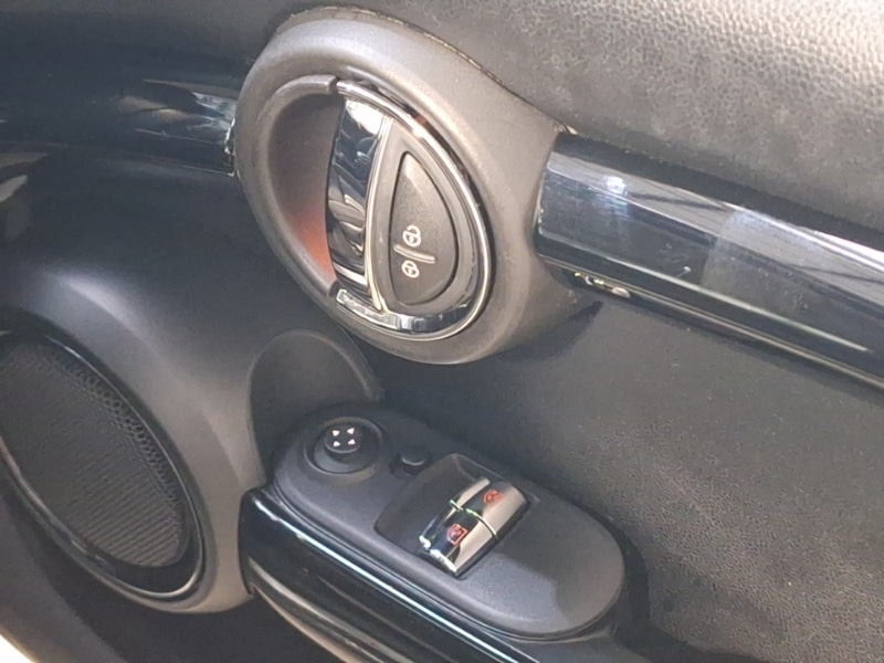 Used MINI Hatch 2019 for sale - 76567038: Photo 14