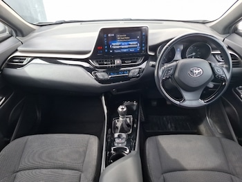 Used Toyota C-HR 2018 for sale - 78151435: Photo