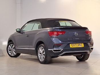 Used Volkswagen T-Roc 2021 for sale - 78046426: Photo
