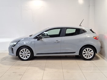 Used Renault Clio 2024 for sale - 78203169: Photo