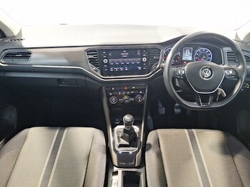 Used Volkswagen T-Roc 2019 for sale - 76160424: Photo 2