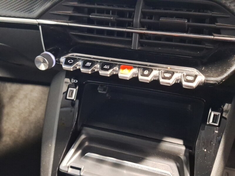 Used Peugeot 208 2021 for sale - 77078314: Photo 18