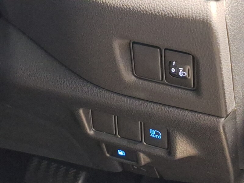 Used Toyota C-HR 2023 for sale - 77846950: Photo 15