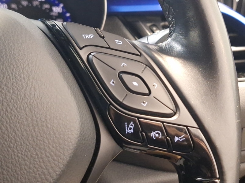Used Toyota C-HR 2018 for sale - 76078690: Photo 16