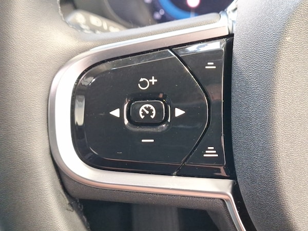 Used Volvo XC60 2023 for sale - 75652396: Photo 15