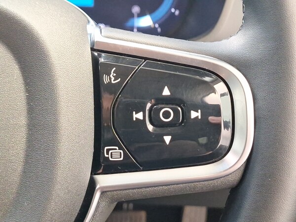 Used Volvo XC60 2023 for sale - 75652396: Photo 16