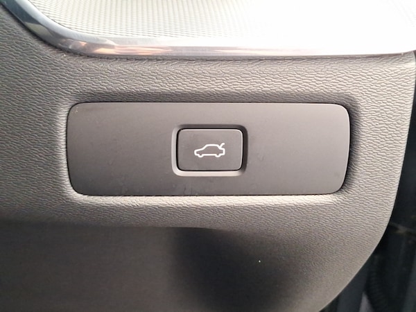 Used Volvo XC60 2023 for sale - 75652396: Photo 18