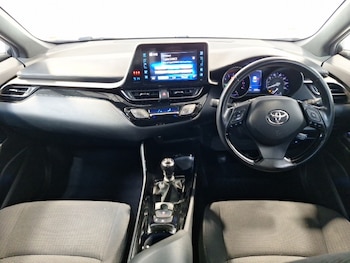 Used Toyota C-HR 2018 for sale - 79126920: Photo