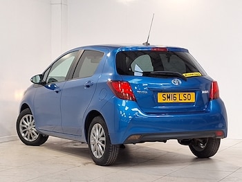 Used Toyota Yaris 2016 for sale - 75500617: Photo