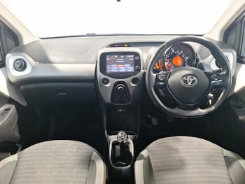 Used Toyota AYGO 2018 for sale - 76294107: Photo