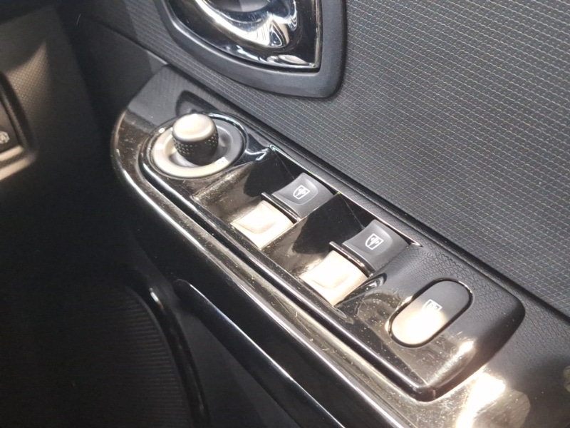 Used Renault Clio 2013 for sale - 77907437: Photo 14