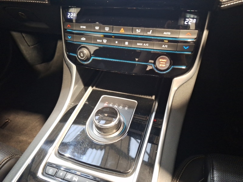 Used Jaguar XE 2017 for sale - 77304215: Photo 11