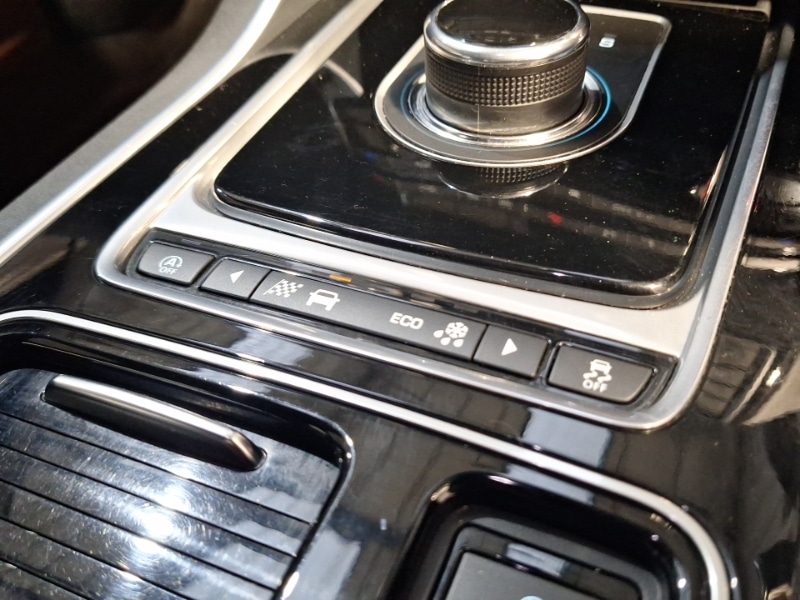 Used Jaguar XE 2017 for sale - 77304215: Photo 19