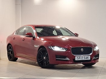 Used Jaguar XE 2017 for sale - 77304215: Photo