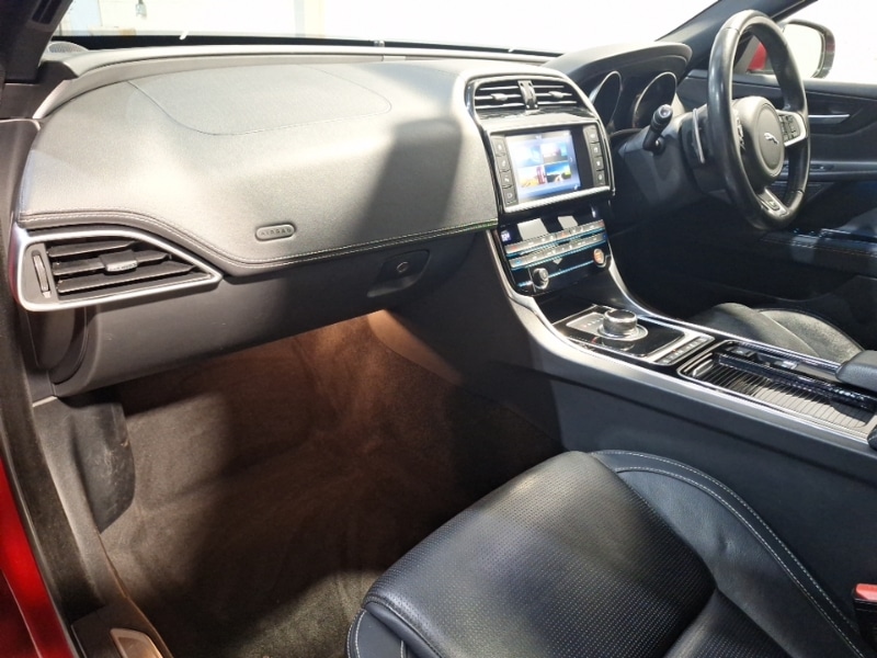 Used Jaguar XE 2017 for sale - 77304215: Photo 5