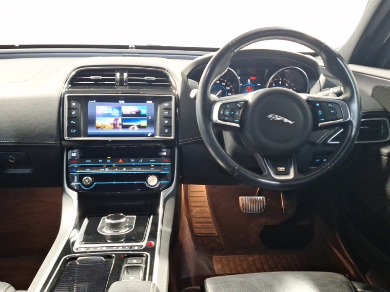 Used Jaguar XE 2017 for sale - 77304215: Photo 7