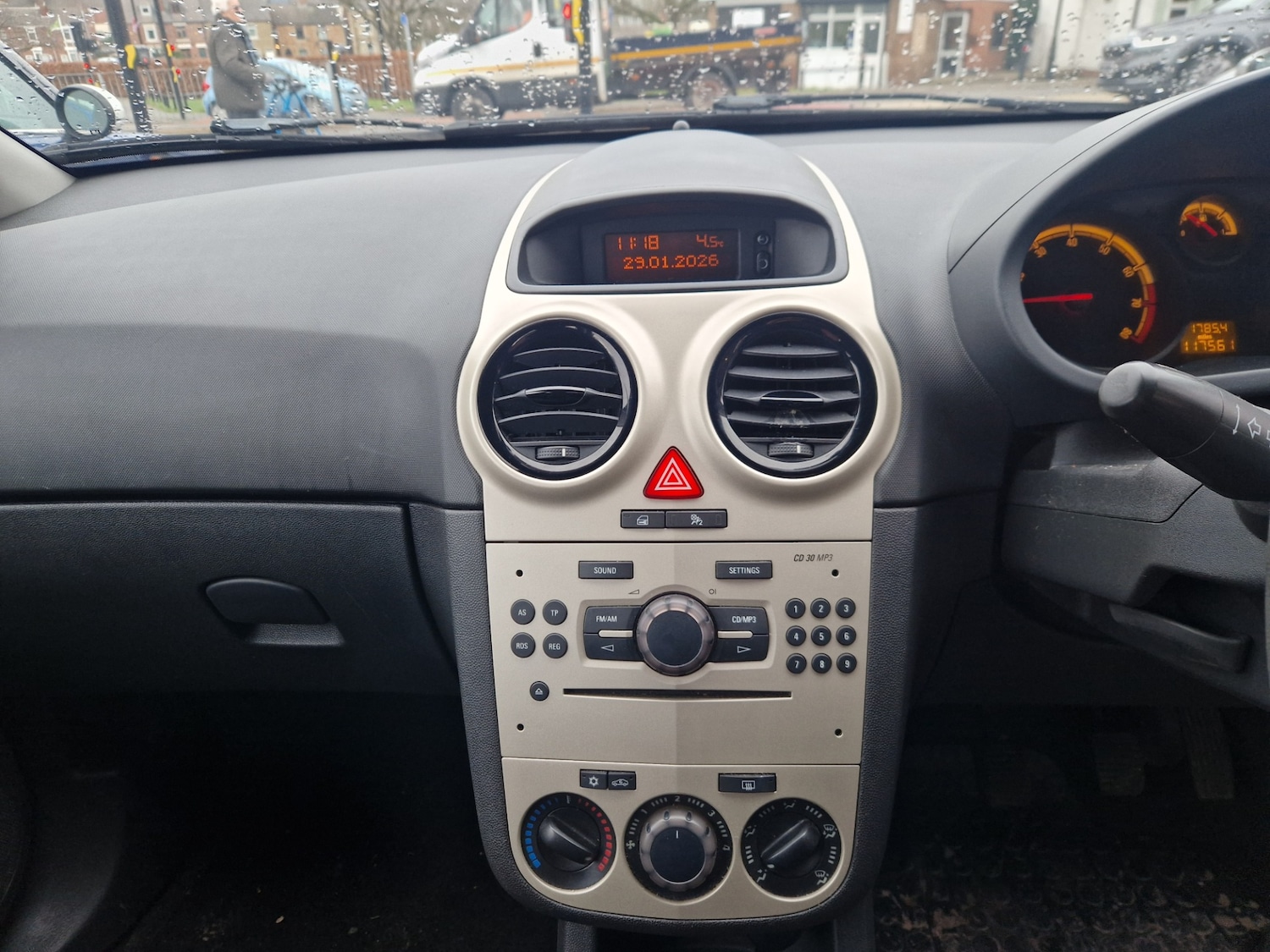 Used Vauxhall Corsa 2009 for sale - 78027234: Photo 3