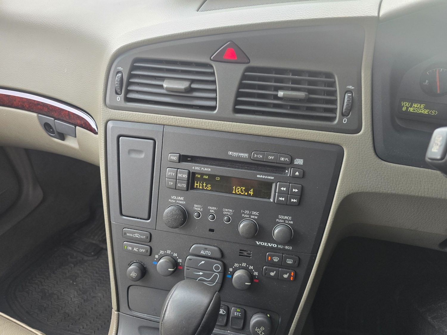 Used Volvo V70 2002 for sale - 77138706: Photo 19