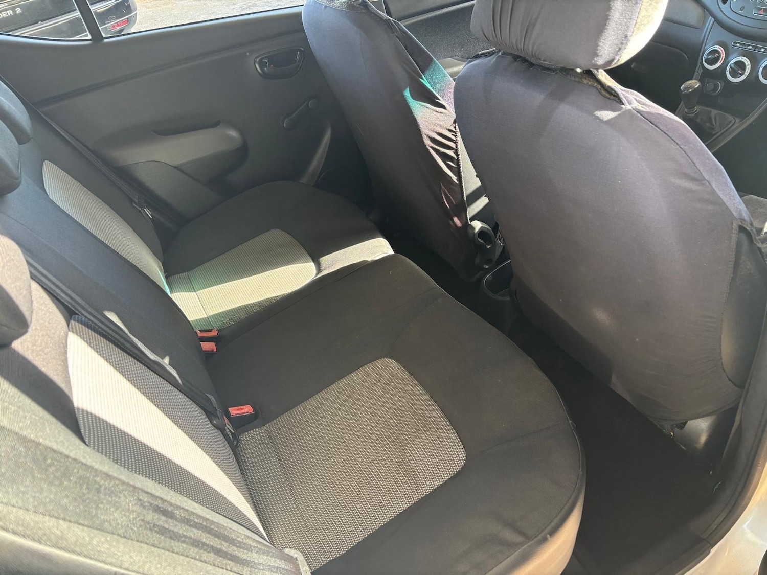 Used Hyundai i10 2010 for sale - 76114090: Photo 13